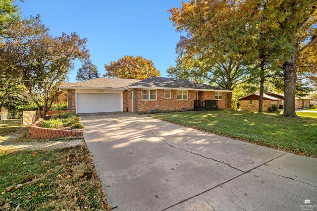 1522 Givens Road, Manhattan, KS 66502