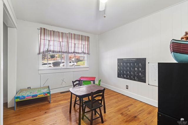 1522 Givens Road, Manhattan, KS 66502