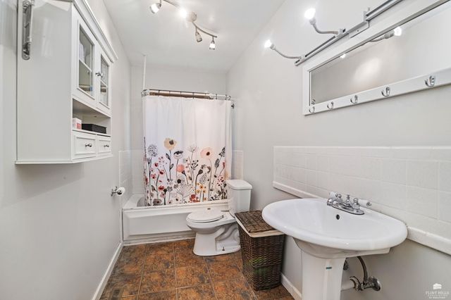 1522 Givens Road, Manhattan, KS 66502