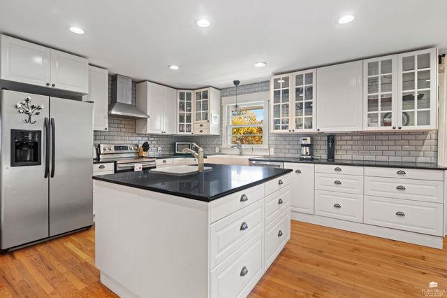 1522 Givens Road, Manhattan, KS 66502