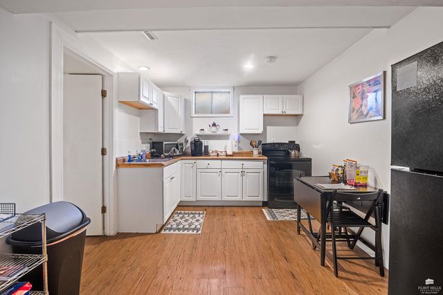 1522 Givens Road, Manhattan, KS 66502