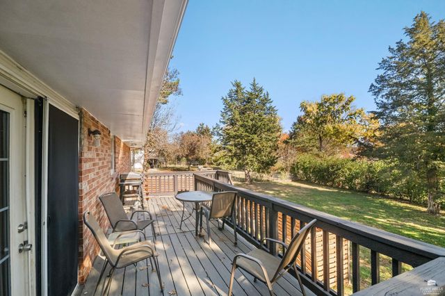 1522 Givens Road, Manhattan, KS 66502