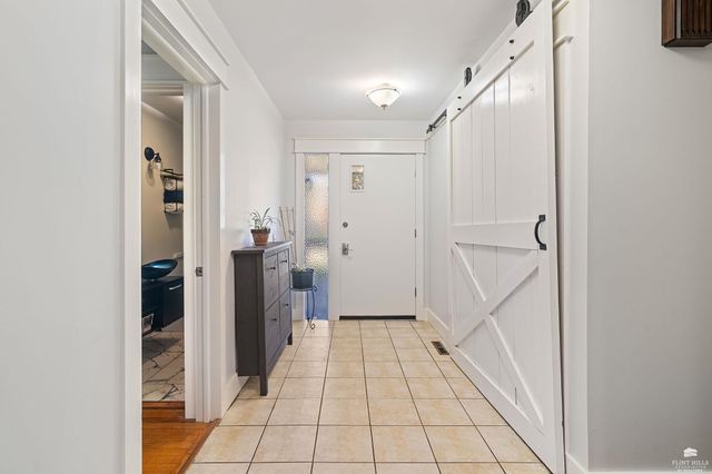 1522 Givens Road, Manhattan, KS 66502