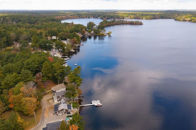 7 Deveuve Ln, Pembroke, MA 02359