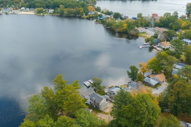 7 Deveuve Ln, Pembroke, MA 02359