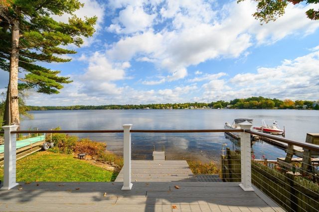 7 Deveuve Ln, Pembroke, MA 02359