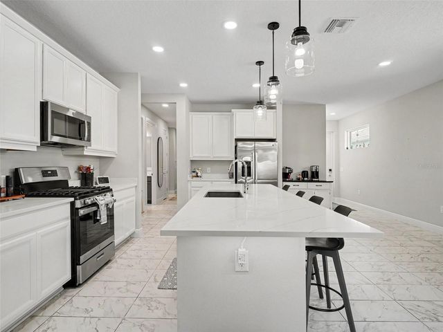 8144 STERNWAY ROAD, Sarasota, FL 34240