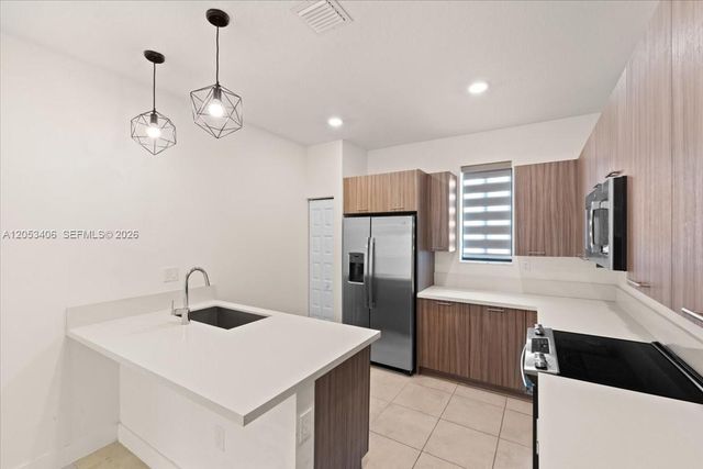 4746 NW 83rd Parkway, Doral, FL 33166