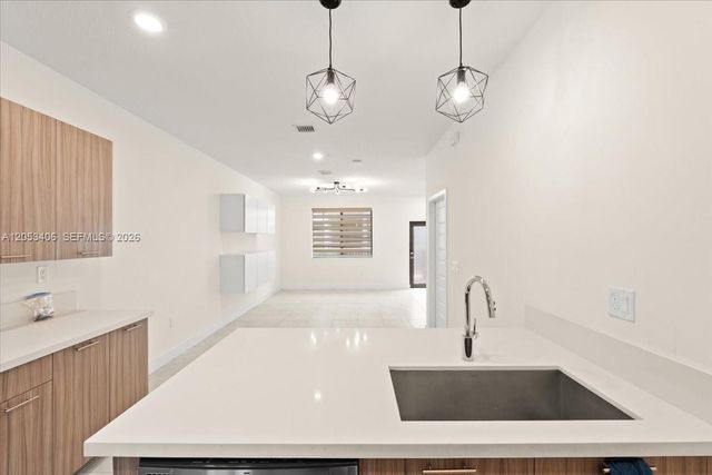 4746 NW 83rd Parkway, Doral, FL 33166