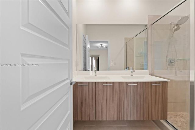 4746 NW 83rd Parkway, Doral, FL 33166