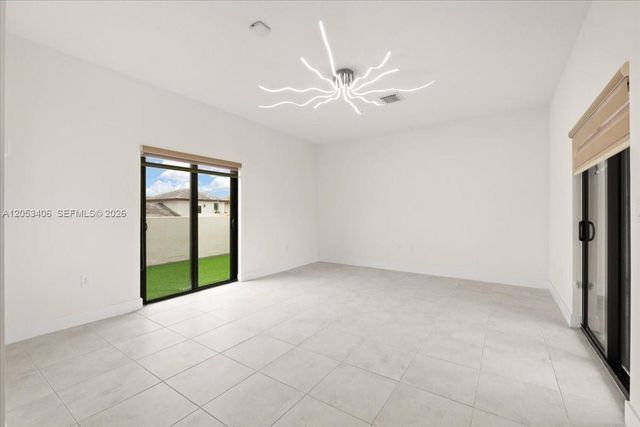 4746 NW 83rd Parkway, Doral, FL 33166