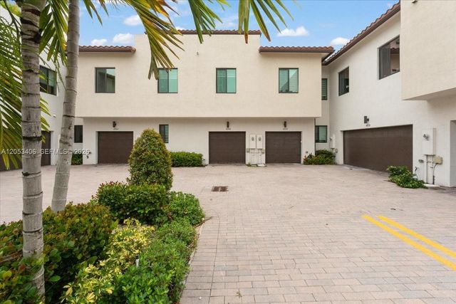 4746 NW 83rd Parkway, Doral, FL 33166