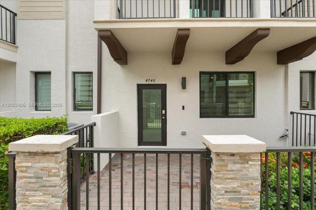 4746 NW 83rd Parkway, Doral, FL 33166