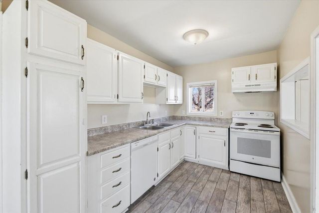 1330 AVENUE O Avenue, Carter Lake, IA 51510