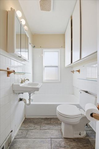 1330 AVENUE O Avenue, Carter Lake, IA 51510