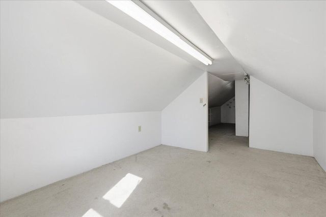 1330 AVENUE O Avenue, Carter Lake, IA 51510