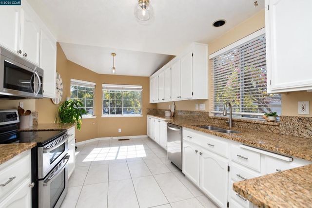 1725 Indian Wells Way, Clayton, CA 94517