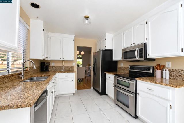 1725 Indian Wells Way, Clayton, CA 94517