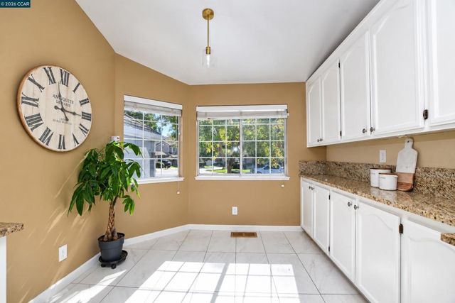 1725 Indian Wells Way, Clayton, CA 94517