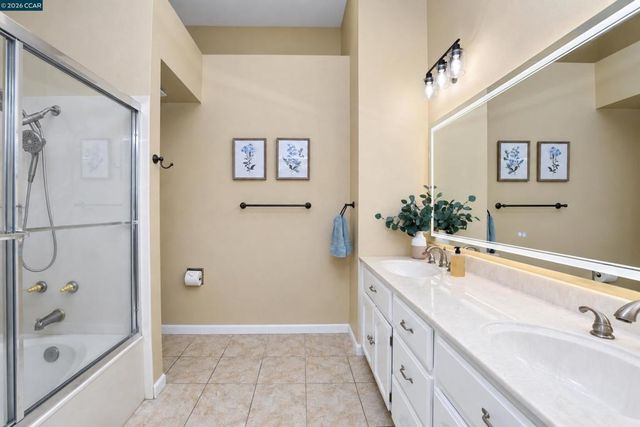 1725 Indian Wells Way, Clayton, CA 94517