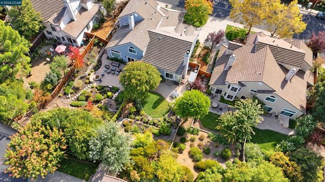1725 Indian Wells Way, Clayton, CA 94517
