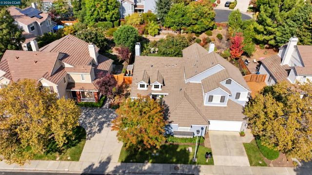 1725 Indian Wells Way, Clayton, CA 94517