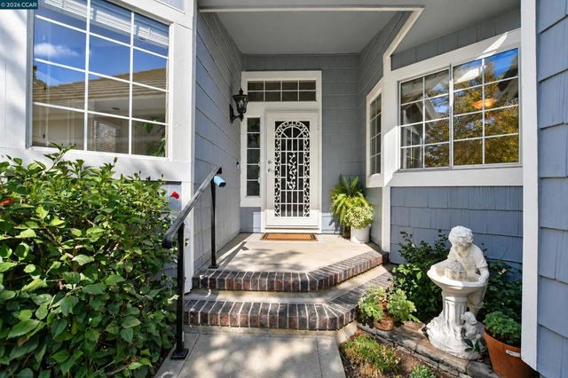 1725 Indian Wells Way, Clayton, CA 94517