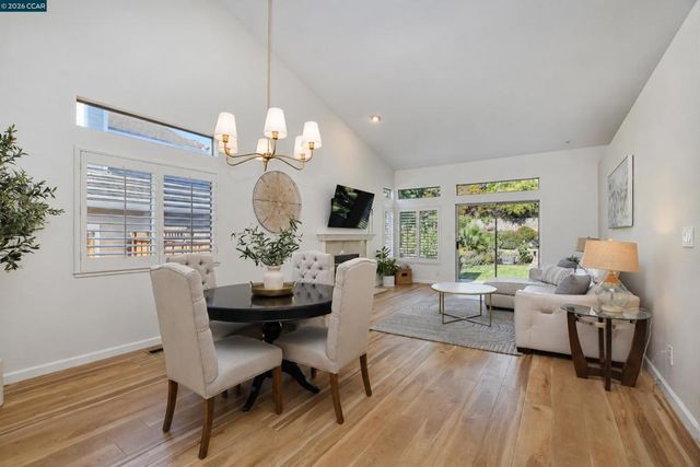 1725 Indian Wells Way, Clayton, CA 94517