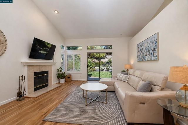 1725 Indian Wells Way, Clayton, CA 94517