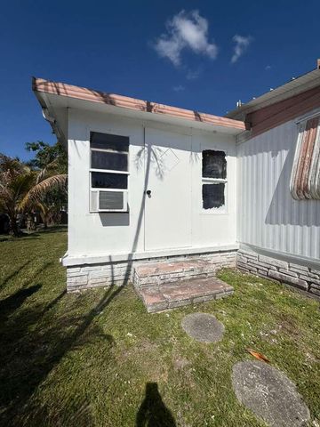 3461 SW 50th Terrace, Davie, FL 33314