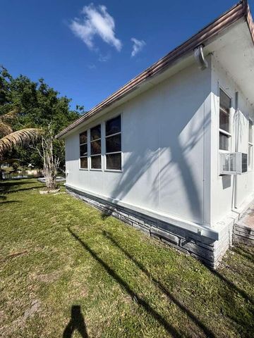 3461 SW 50th Terrace, Davie, FL 33314