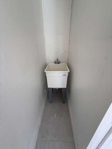 3461 SW 50th Terrace, Davie, FL 33314