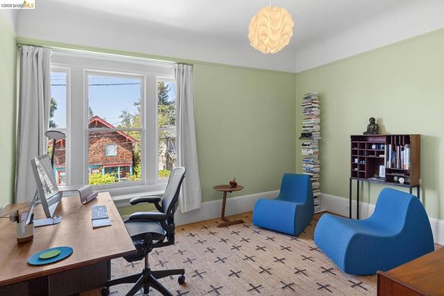 6434 Regent St, Oakland, CA 94618