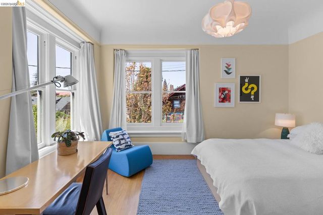 6434 Regent St, Oakland, CA 94618