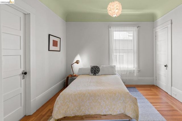 6434 Regent St, Oakland, CA 94618