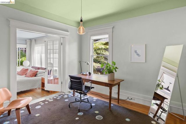 6434 Regent St, Oakland, CA 94618