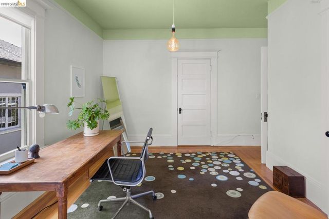 6434 Regent St, Oakland, CA 94618