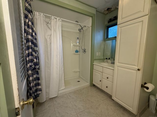 52 Lovers Lane, East Lyme, CT 06333