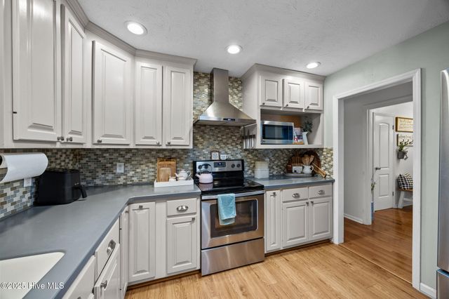 4950 Pinewood Drive, Hope Mills, NC 28348
