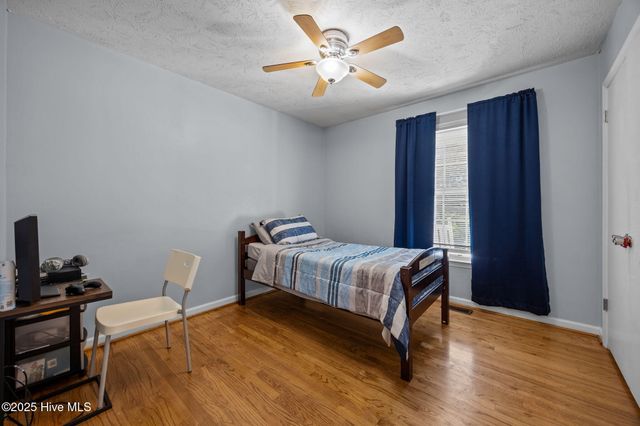 4950 Pinewood Drive, Hope Mills, NC 28348