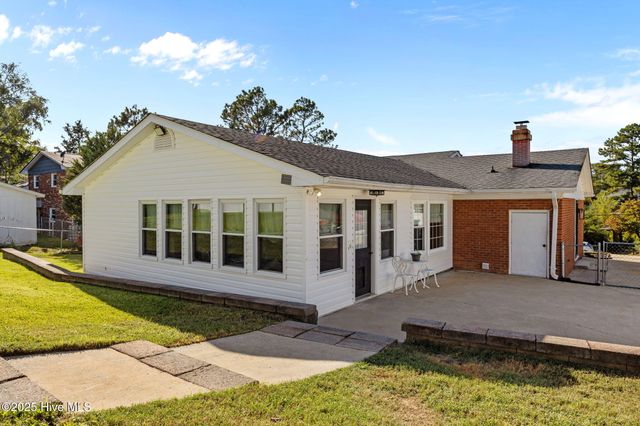 4950 Pinewood Drive, Hope Mills, NC 28348