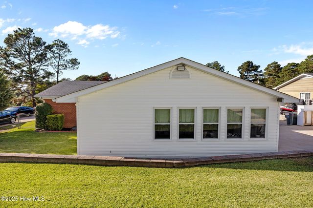 4950 Pinewood Drive, Hope Mills, NC 28348