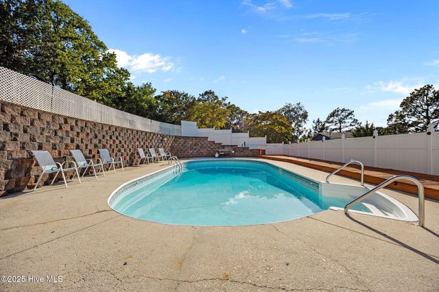 4950 Pinewood Drive, Hope Mills, NC 28348