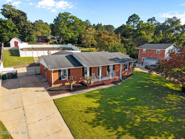 4950 Pinewood Drive, Hope Mills, NC 28348