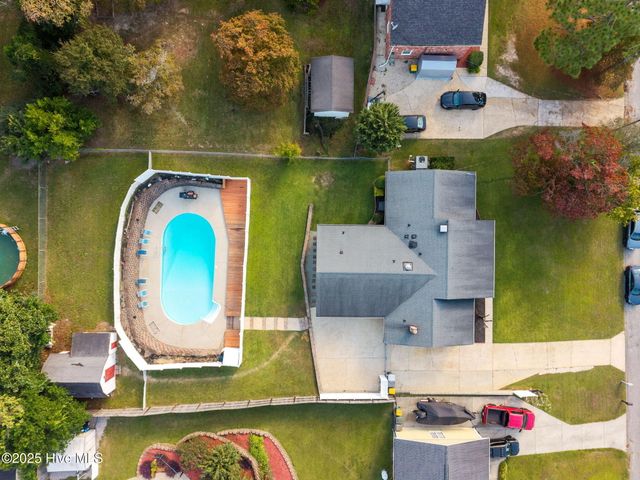 4950 Pinewood Drive, Hope Mills, NC 28348