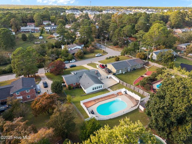 4950 Pinewood Drive, Hope Mills, NC 28348