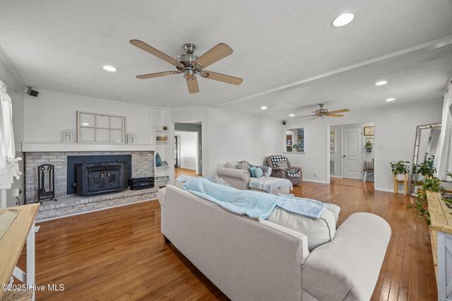 4950 Pinewood Drive, Hope Mills, NC 28348