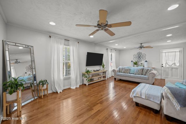 4950 Pinewood Drive, Hope Mills, NC 28348