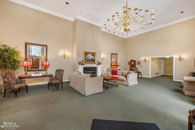 32 Pointe Park Place, Grosse Pointe Park, MI 48230