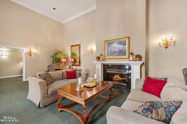 32 Pointe Park Place, Grosse Pointe Park, MI 48230